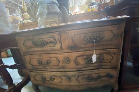 Chest, small and large drawers